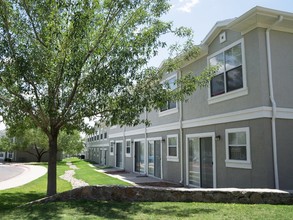 Mesa Place Townhomes in El Paso, TX - Building Photo - Building Photo