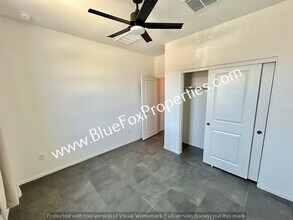 8683 N Calle La Canoa in Oro Valley, AZ - Foto de edificio - Building Photo