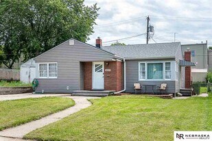 6939 Binney St in Omaha, NE - Building Photo
