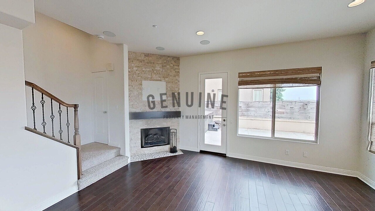 2303 Pacific Ave in Costa Mesa, CA - Building Photo
