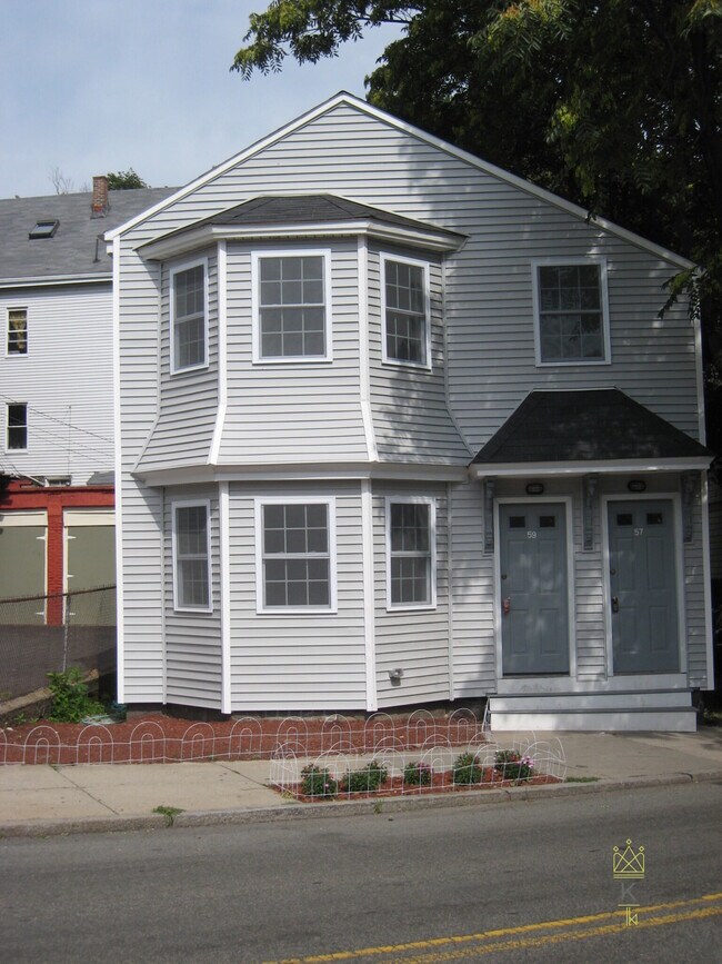 57 Day St in Boston, MA - Foto de edificio - Building Photo