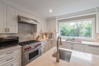 55 Auryansen Ct in Closter, NJ - Building Photo - Building Photo