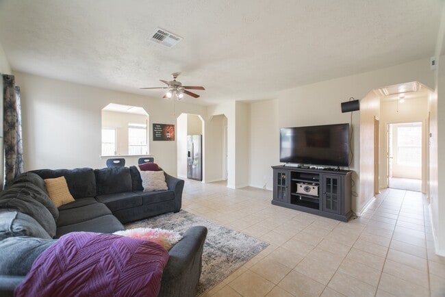 property at 1111 Turnberry Park Ln