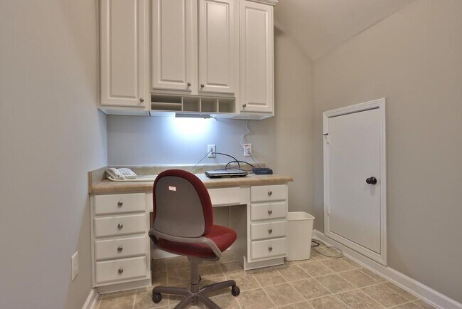 501 Grove Field Ct NW in Suwanee, GA - Building Photo - Building Photo