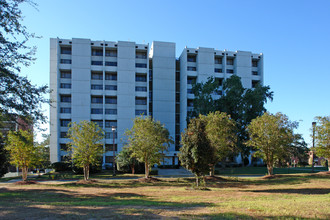 McCollum Hall in Tallahassee, FL - Building Photo - Building Photo