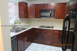 6175 W 20th Ave in Hialeah, FL - Foto de edificio - Building Photo