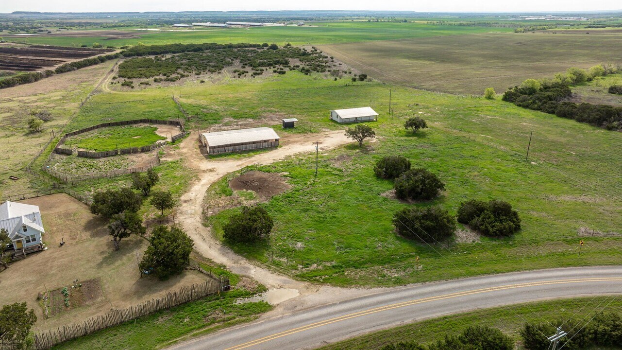2653 W Washington St in Stephenville, TX - Building Photo