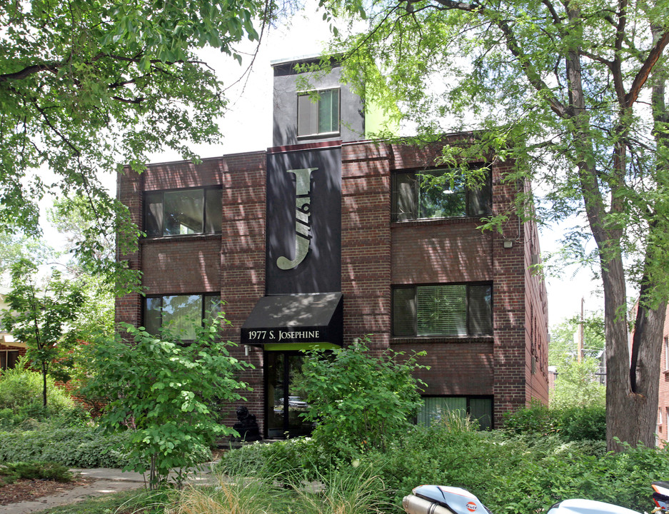 Campus Manor Apartments in Denver, CO - Foto de edificio