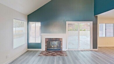 15711 Shadow Mountain Ln in Lake Elsinore, CA - Building Photo - Building Photo