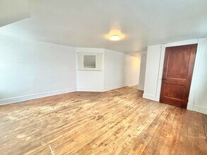 287 St John St in Fredericton, NB - Building Photo - Building Photo