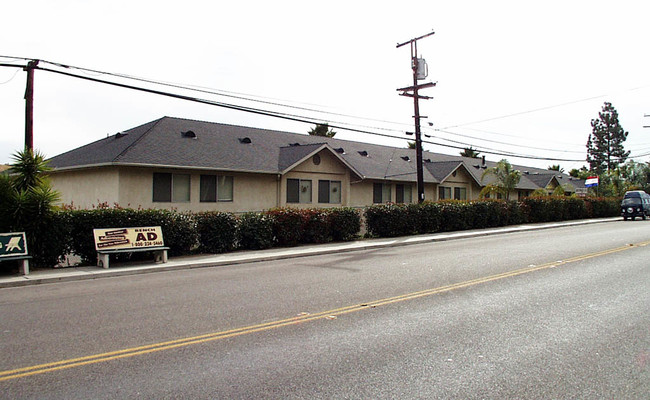 Westbrook Apartments in San Diego, CA - Building Photo - Building Photo