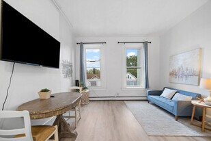 242 Mccormick Pl in Cincinnati, OH - Building Photo