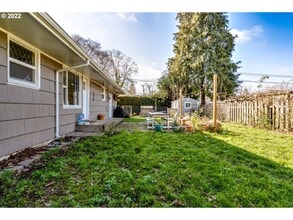 441 Howard Ave in Eugene, OR - Foto de edificio - Building Photo