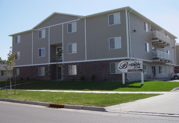 Bramble Oak Apartments in Ames, IA - Building Photo