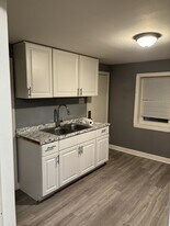 72 Park St in Bristol, CT - Building Photo