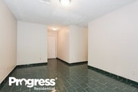 5108 Gunnison St photo'