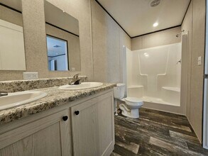 6701 Hidden Oaks Dr in North Fort Myers, FL - Building Photo - Building Photo