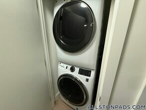 1079 Commonwealth Ave in Boston, MA - Foto de edificio - Building Photo