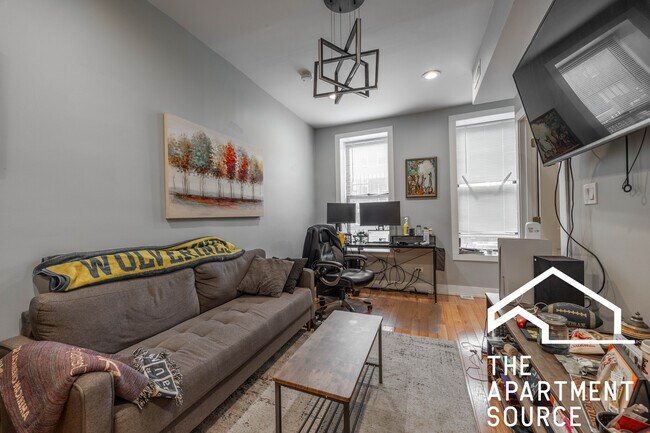 1624 W Beach Ave, Unit BF in Chicago, IL - Building Photo - Building Photo