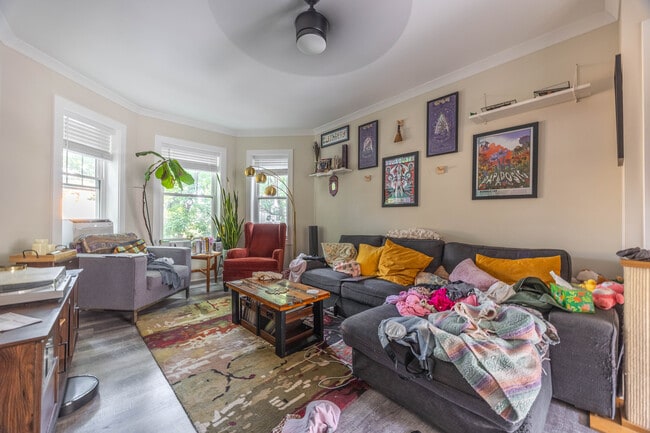 property at 3703 N Hoyne Ave