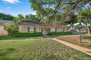 9602 S Petersham Dr in Houston, TX - Building Photo