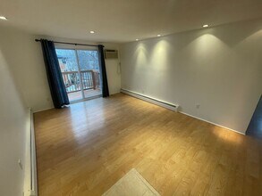 6 Lancelot Ct in Salem, NH - Building Photo - Building Photo