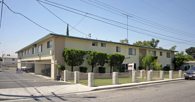 Edgewoood in San Bernardino, CA - Foto de edificio - Building Photo