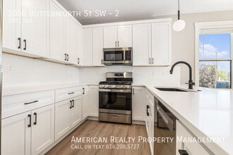 1058 Butterworth St SW in Grand Rapids, MI - Building Photo - Building Photo