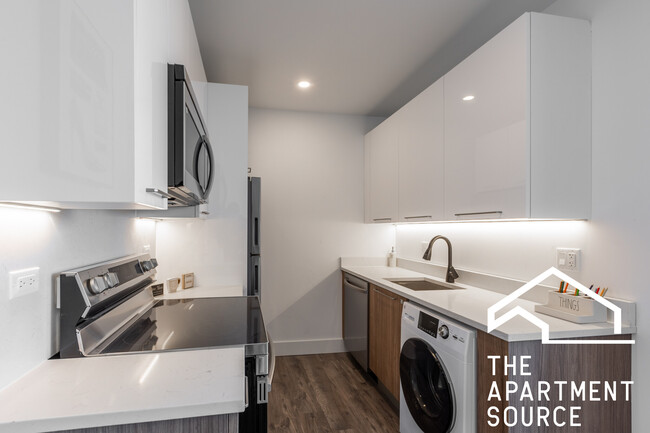 property at 941 W Carmen Ave