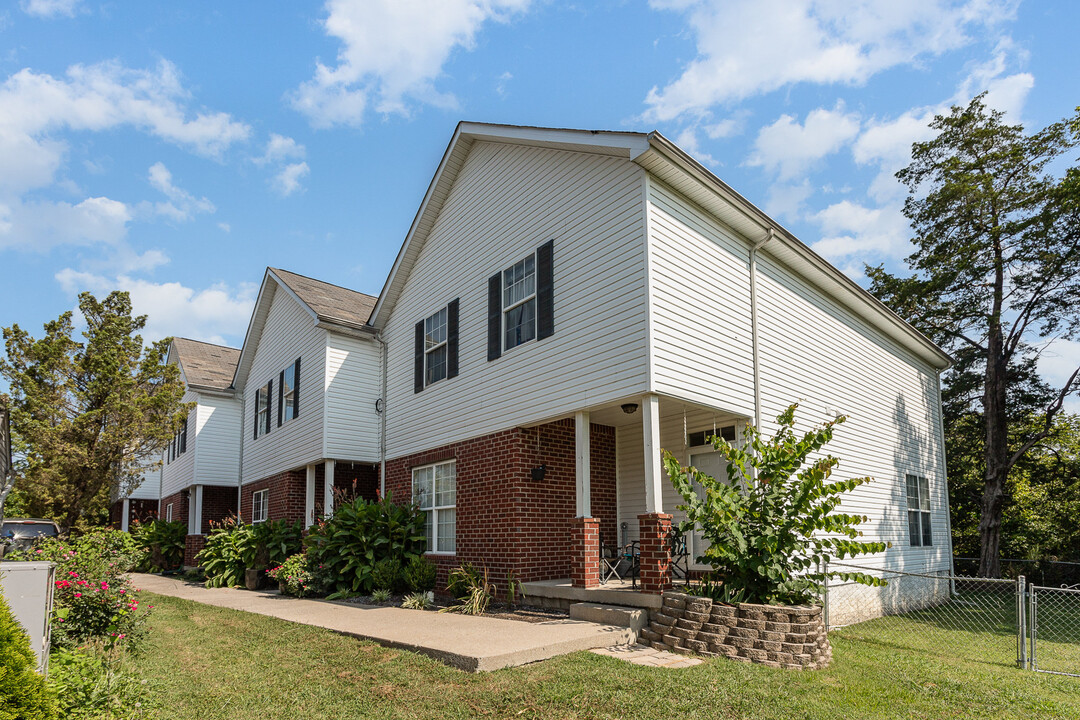 253 Old Nashville Hwy in La Vergne, TN - Building Photo