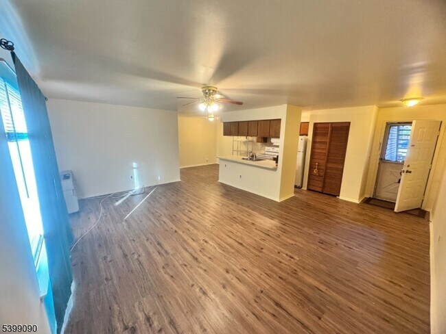 55 Bolton Ct in Franklin Township, NJ - Building Photo - Building Photo