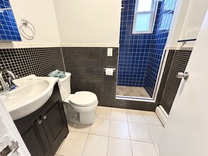 9 Oakland St, Unit 1 in Boston, MA - Foto de edificio - Building Photo
