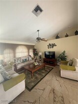 1113 SE 20th Ct in Cape Coral, FL - Building Photo