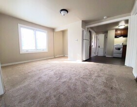 233 S 67th St, Unit 233A in Milwaukee, WI - Foto de edificio - Building Photo