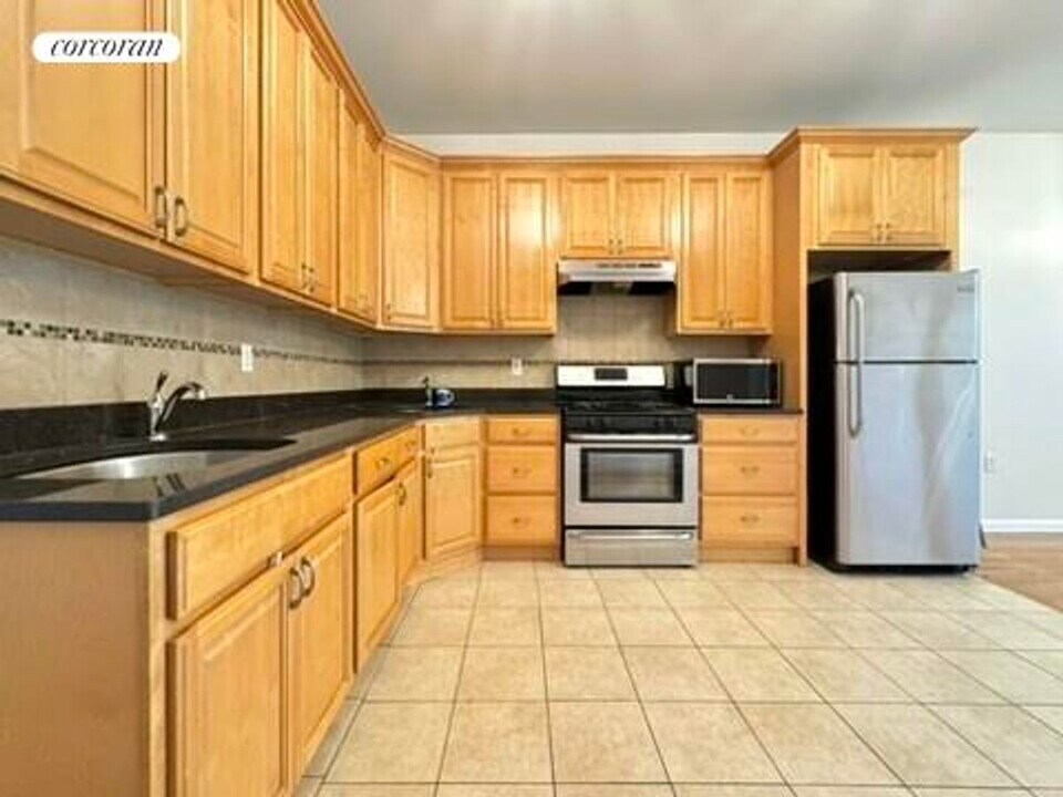 247 Troy Ave in Brooklyn, NY - Building Photo