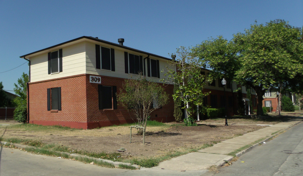 309 Calgary Ave in San Antonio, TX - Building Photo