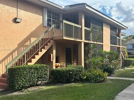 10413 NW 7th St in Pembroke Pines, FL - Building Photo