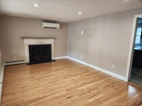 62 Benton Ln in Glastonbury, CT - Building Photo - Building Photo