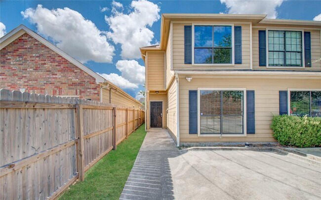 4306 Maggie St, Unit A in Houston, TX - Foto de edificio - Building Photo