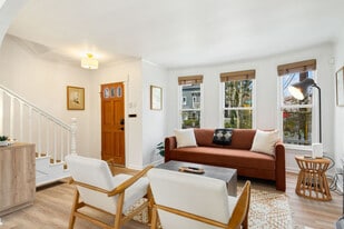 2749 NW 65th St in Seattle, WA - Building Photo