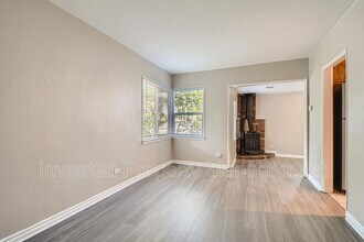 1860 S Cook St in Denver, CO - Building Photo - Building Photo