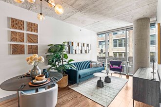 600 W Jackson Blvd in Chicago, IL - Building Photo - Building Photo