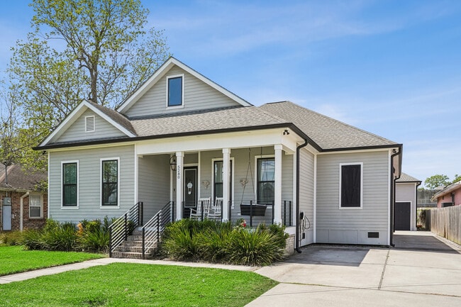 5280 Warrington Dr in New Orleans, LA - Building Photo - Building Photo