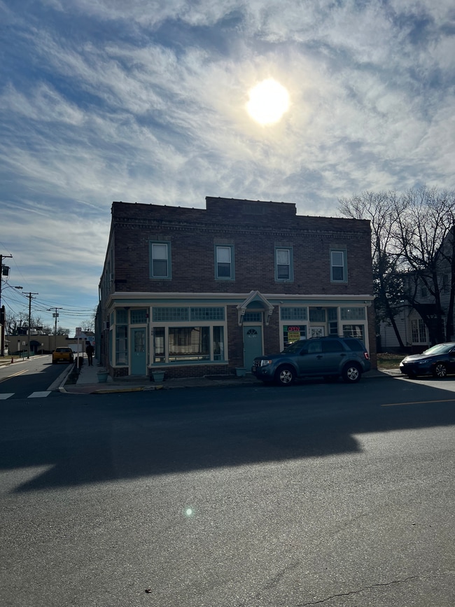 100 W Broad St, Unit 3 in Paulsboro, NJ - Building Photo - Building Photo
