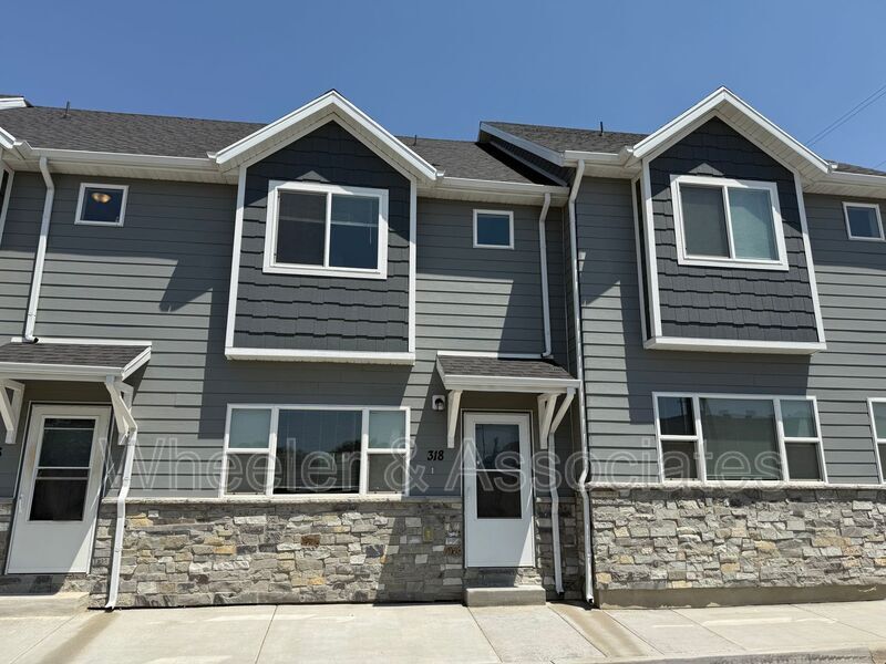 320 38th St in South Ogden, UT - Building Photo