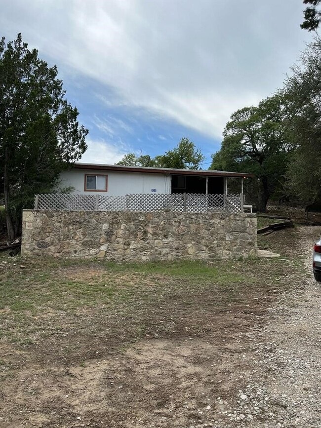 125 Wild Cherry Dr in Kerrville, TX - Building Photo - Building Photo