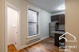 1226 N Dearborn St, Unit A3 in Chicago, IL - Building Photo - Building Photo