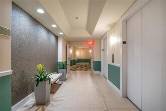 322 E Central Blvd, Unit 1214 in Orlando, FL - Building Photo - Building Photo