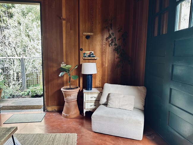 133 Towne Ter, Unit Carriage House by the Sea in Santa Cruz, CA - Foto de edificio - Building Photo