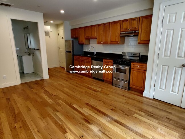378 Harvard St, Unit 3